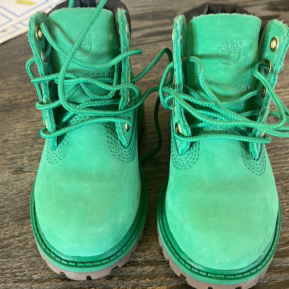Gently used toddler timberlands. Green like a Xmas green